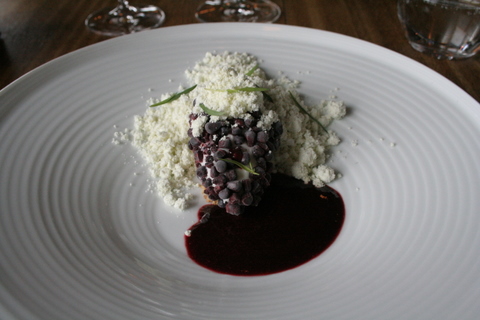 Goat cheese ice-cream with terragon and blackberries