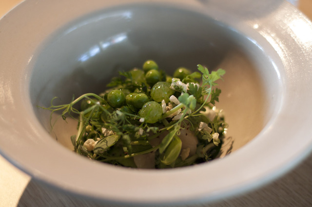 Scallops and peas