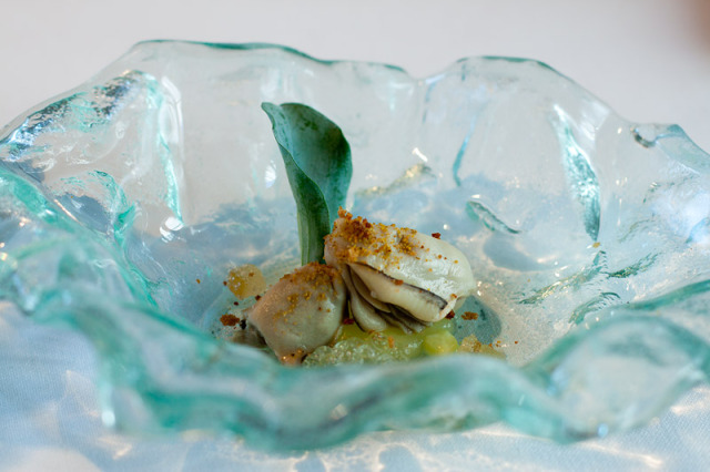 Oysters with Agusti Torello cava, El Cellar Can Roca